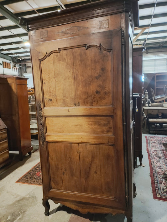 Mid 1700s Bonnetiere LXV 1DR armoire