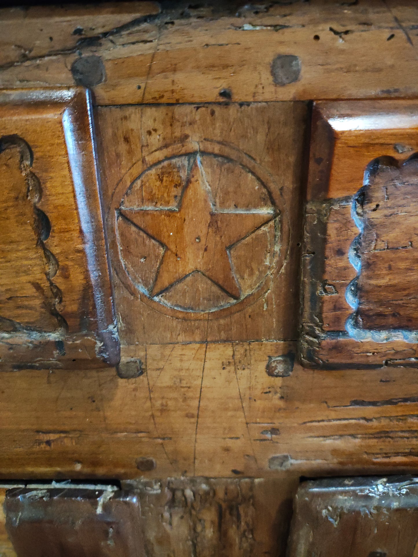 18th Century Provençal Walnut Buffet, Circa 1780