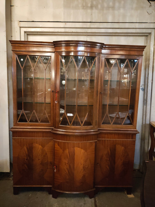 Mid 1900s Georgian mahogany bookcase
