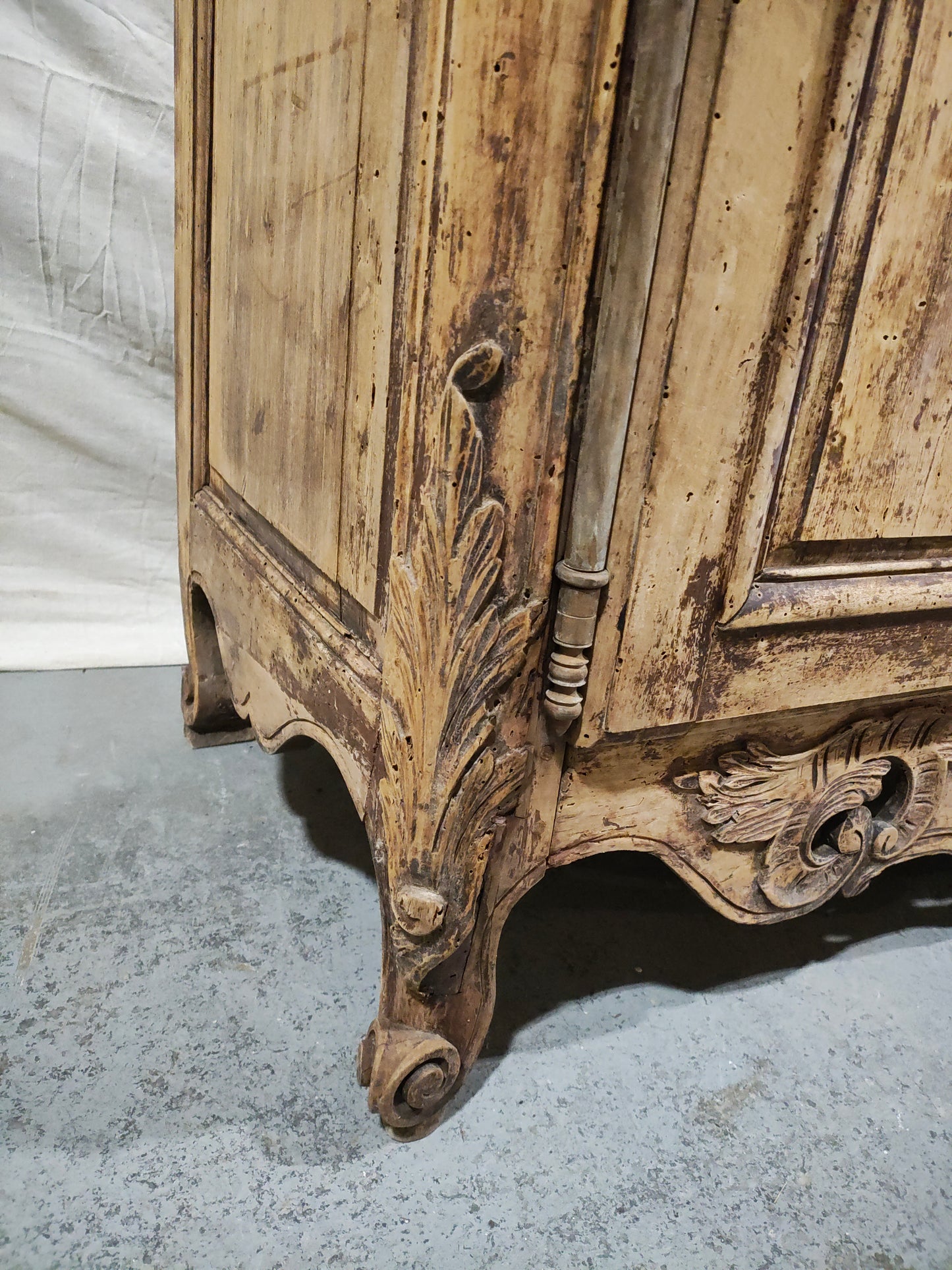 Late 19th Century French Louis XV Provincial Buffet with Pierced Rococo Apron