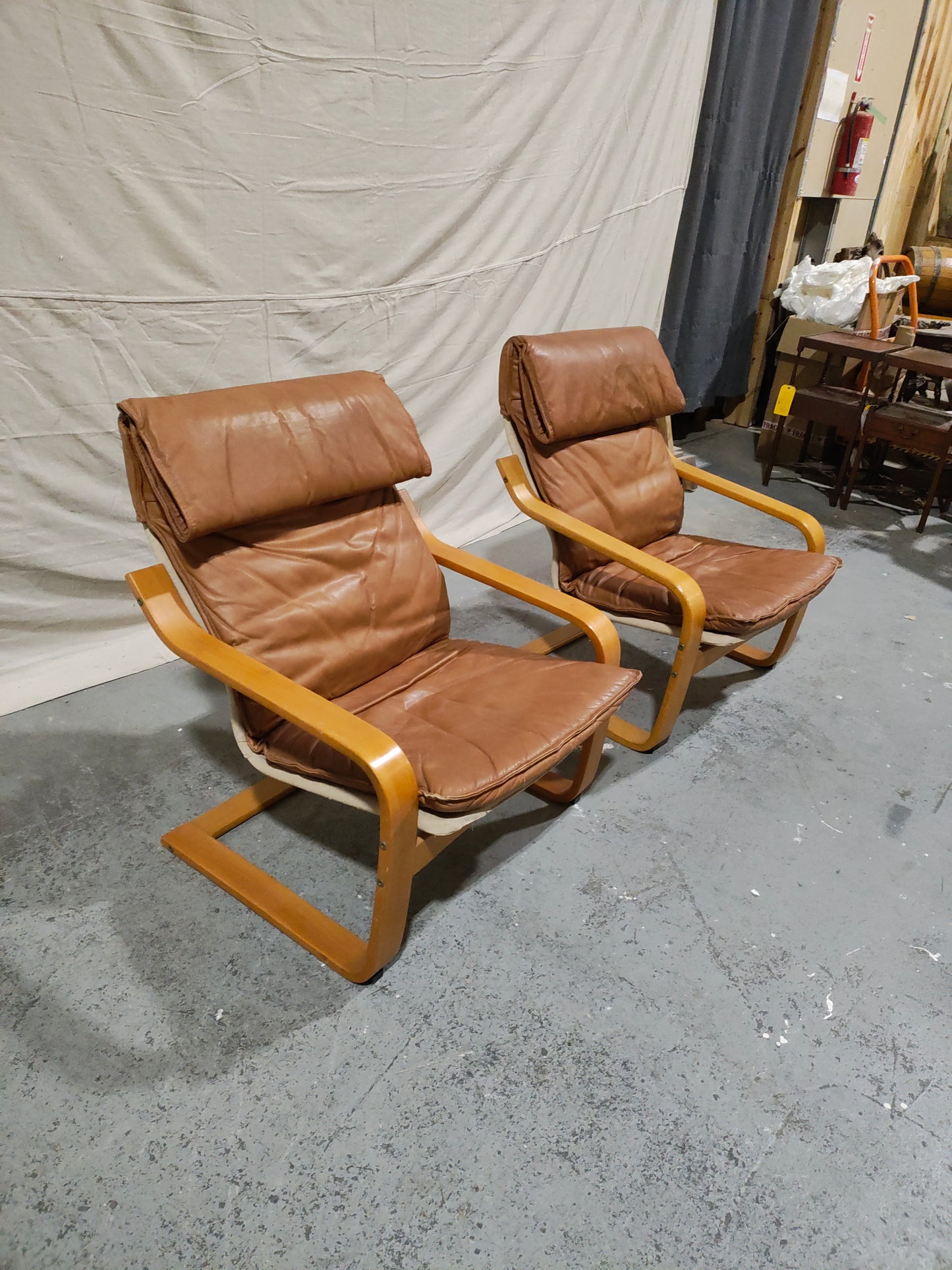 Pair of Italian Mid-Century Modern Bentwood Sling Lounge Chairs by Veneta, Caramel Leather, Circa 1960