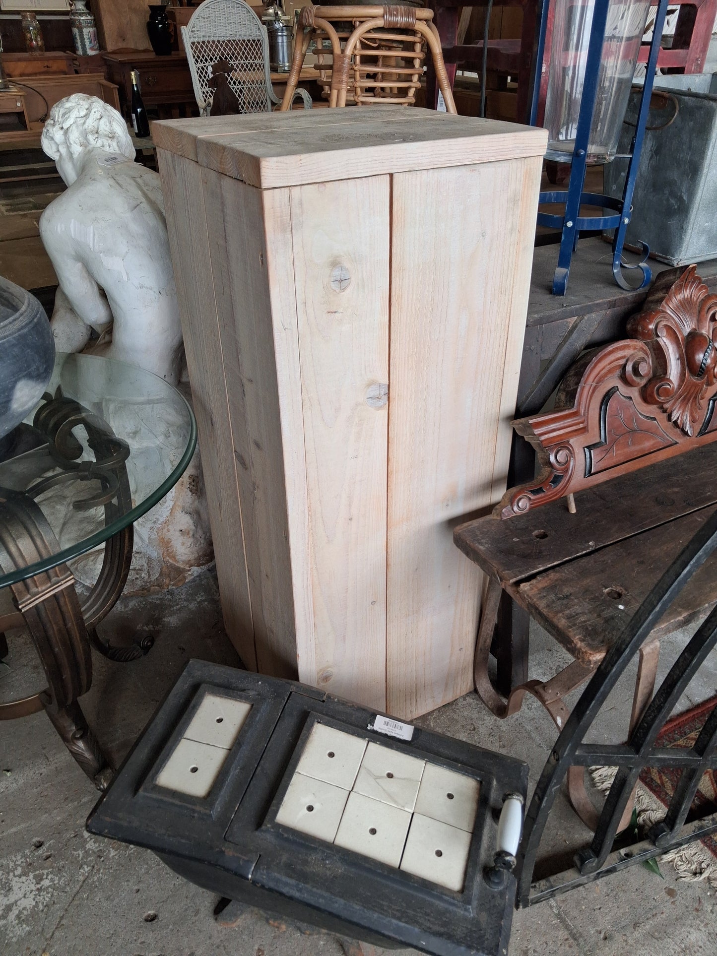 Pinewood plant stand