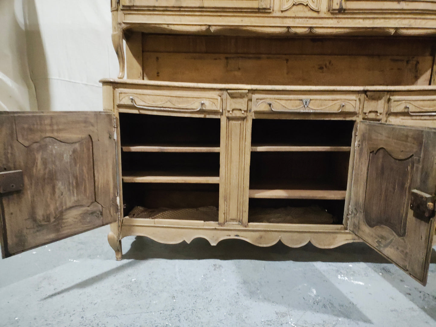 Late 18th Century French Louis XV Provincial Oak Buffet à Deux Corps