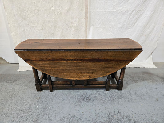 Mid 1800s English Oak gateleg table