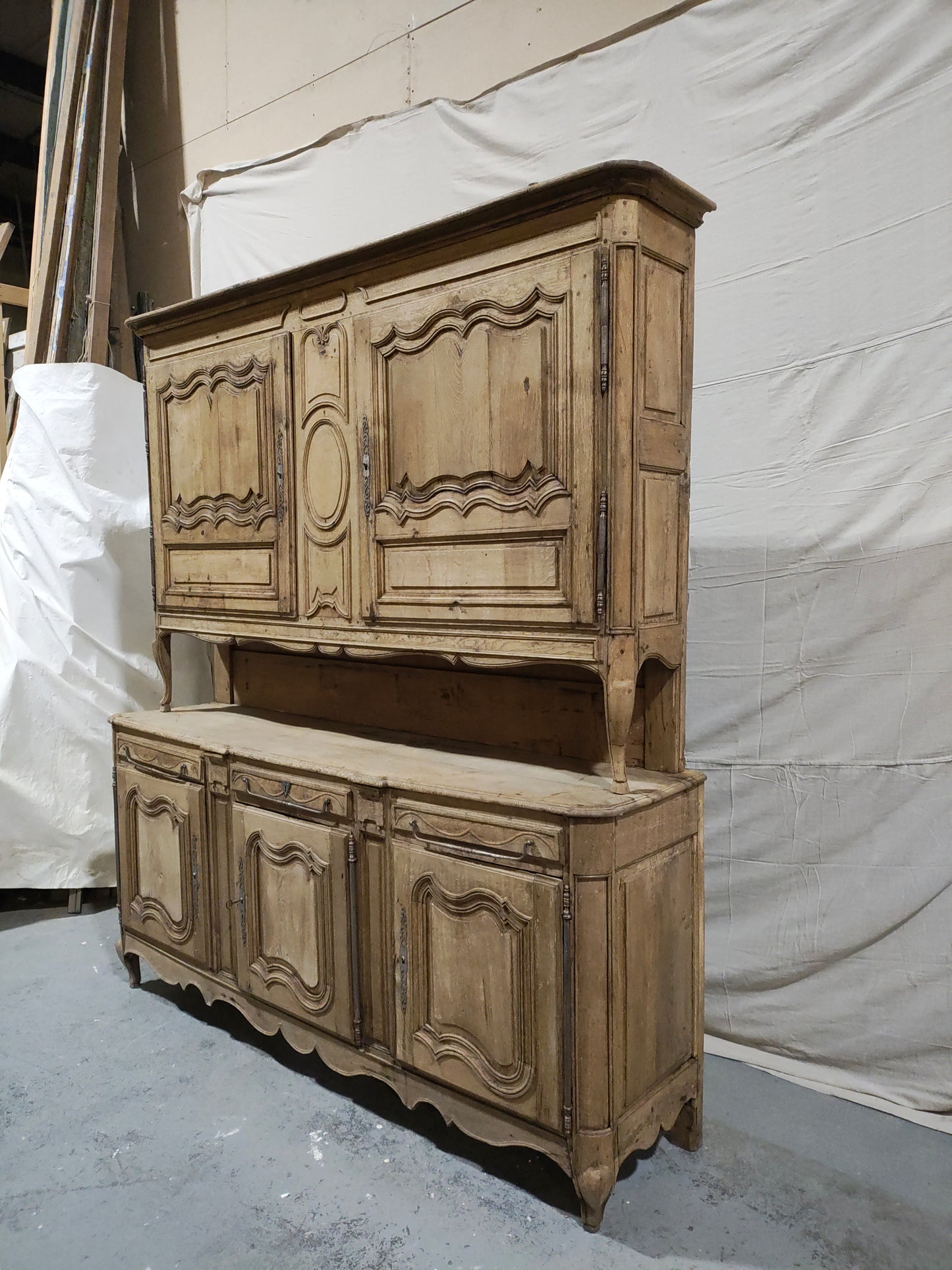 Late 18th Century French Louis XV Provincial Oak Buffet à Deux Corps