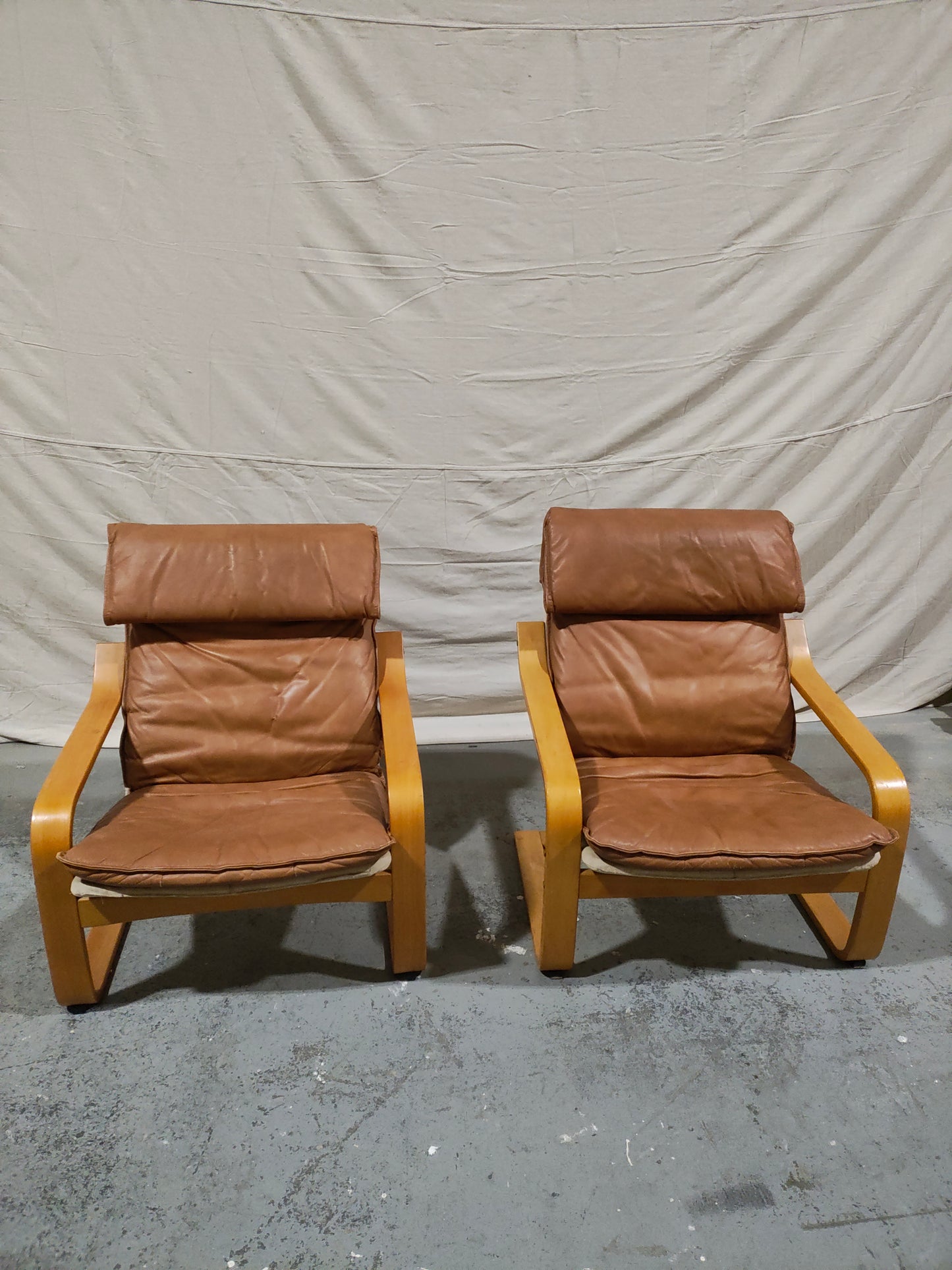 Pair of Italian Mid-Century Modern Bentwood Sling Lounge Chairs by Veneta, Caramel Leather, Circa 1960