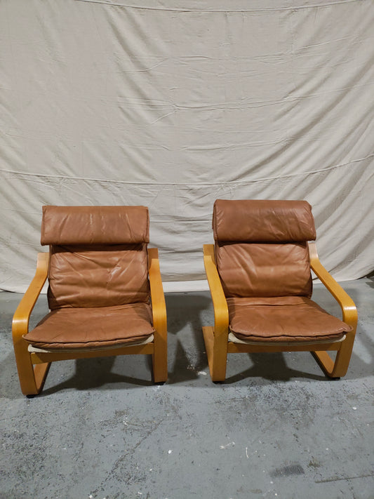 Pair of Italian Mid-Century Modern Bentwood Sling Lounge Chairs by Veneta, Caramel Leather, Circa 1960