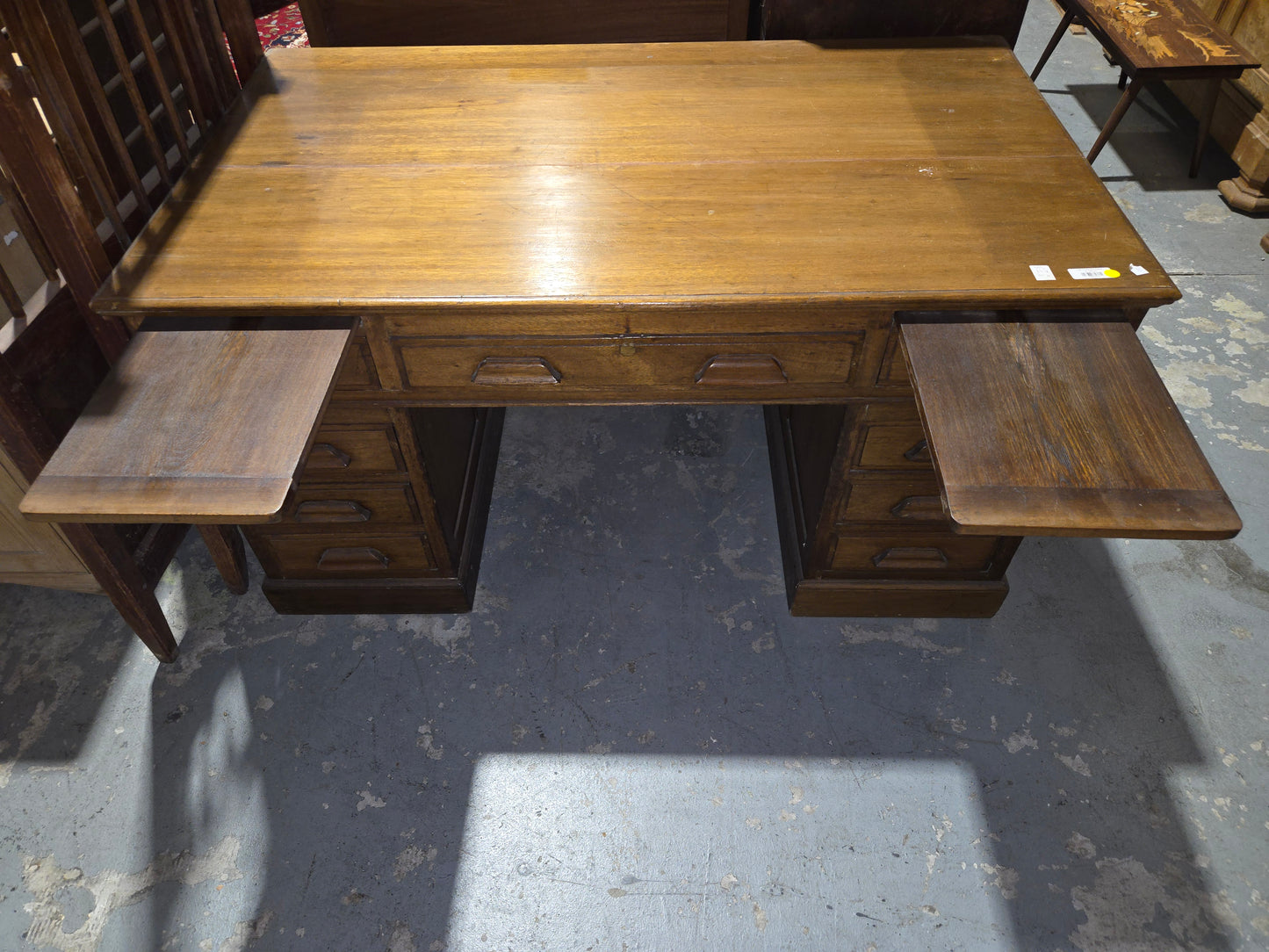 Oak Partners Desk