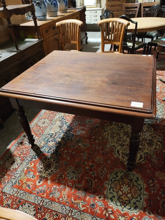 Mid 1900s English library table w drawer