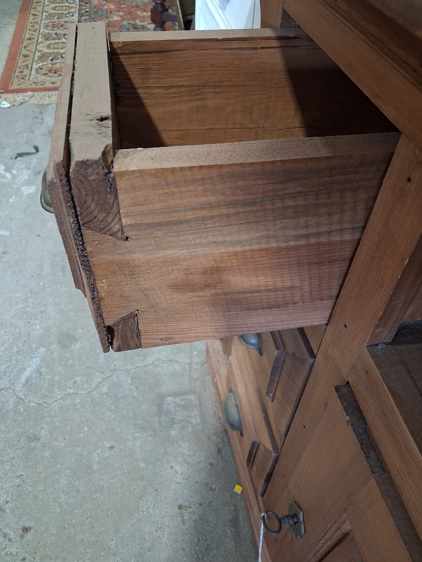 Small pine cabinet w drawers