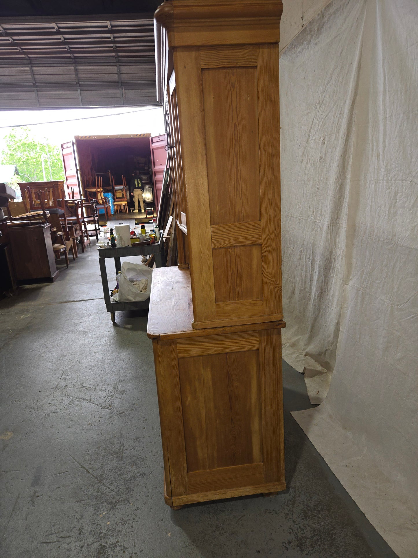 Late 1800s Pine hutch w stain glass