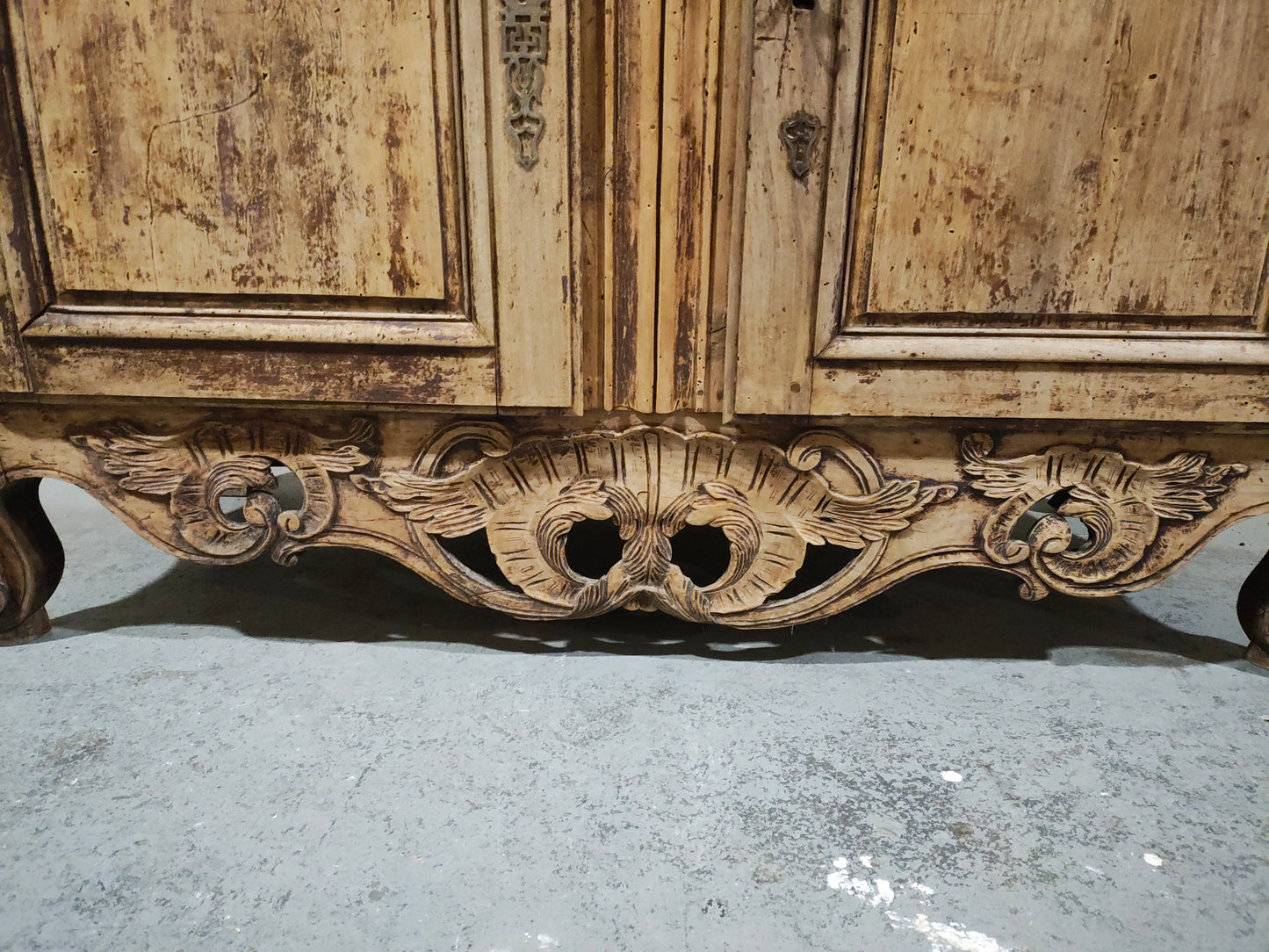 Late 19th Century French Louis XV Provincial Buffet with Pierced Rococo Apron