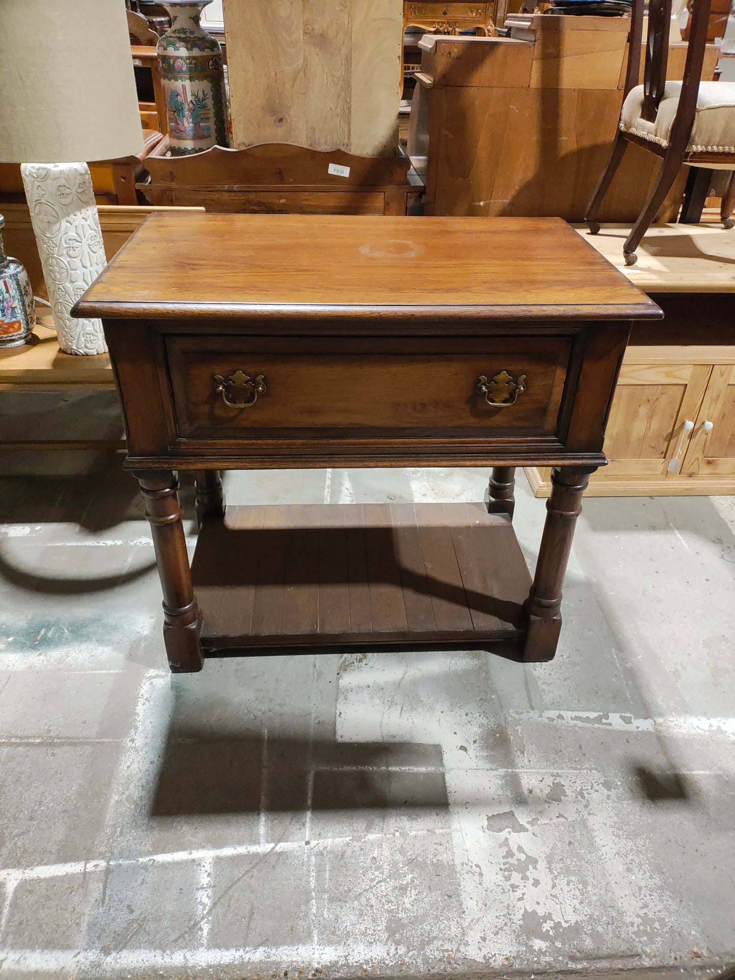 Oak sidetable