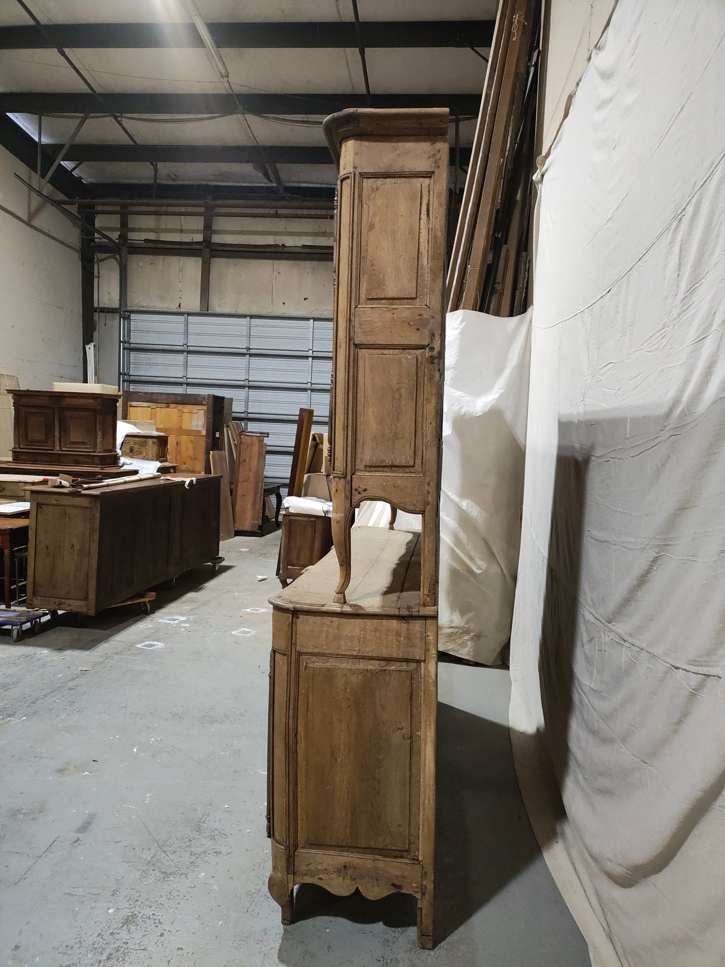 Late 18th Century French Louis XV Provincial Oak Buffet à Deux Corps