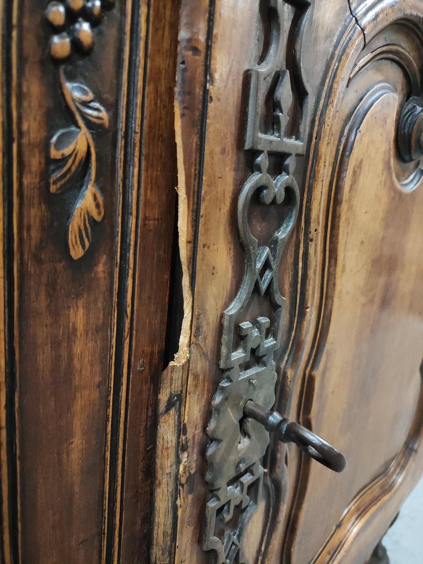 Mid-19th Century French Provincial Buffet à Deux Corps, Circa 1850