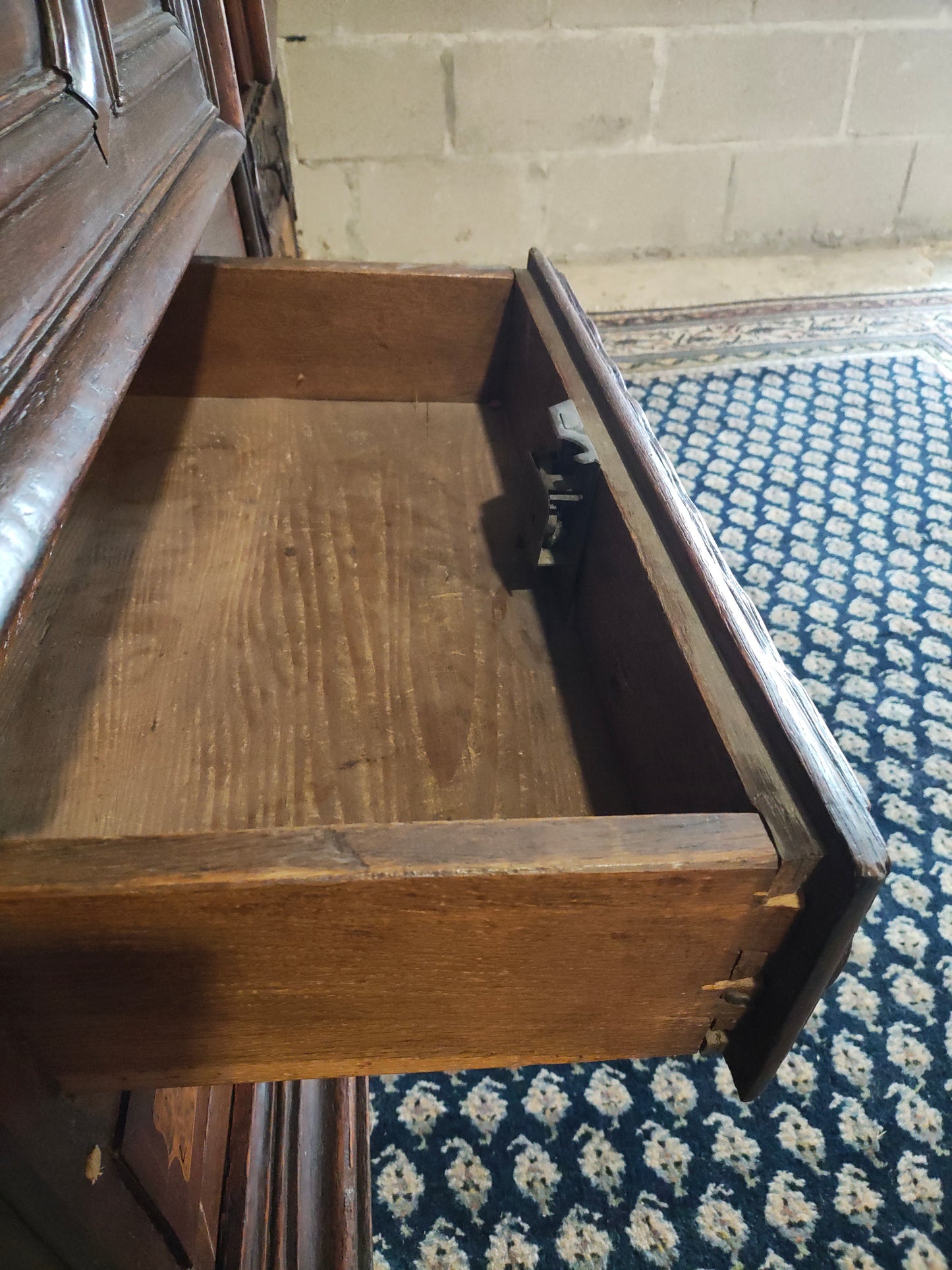 Louis XIV Period Provençal Armoire in Walnut with Burl Marquetry, Circa 1680