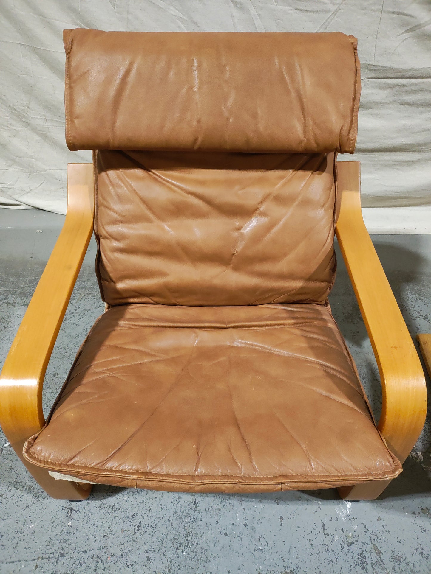 Pair of Italian Mid-Century Modern Bentwood Sling Lounge Chairs by Veneta, Caramel Leather, Circa 1960