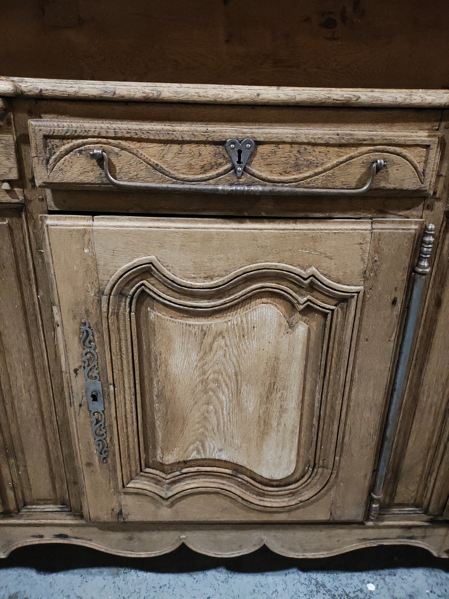 Late 18th Century French Louis XV Provincial Oak Buffet à Deux Corps
