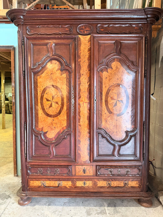 Louis XIV Period Provençal Armoire in Walnut with Burl Marquetry, Circa 1680