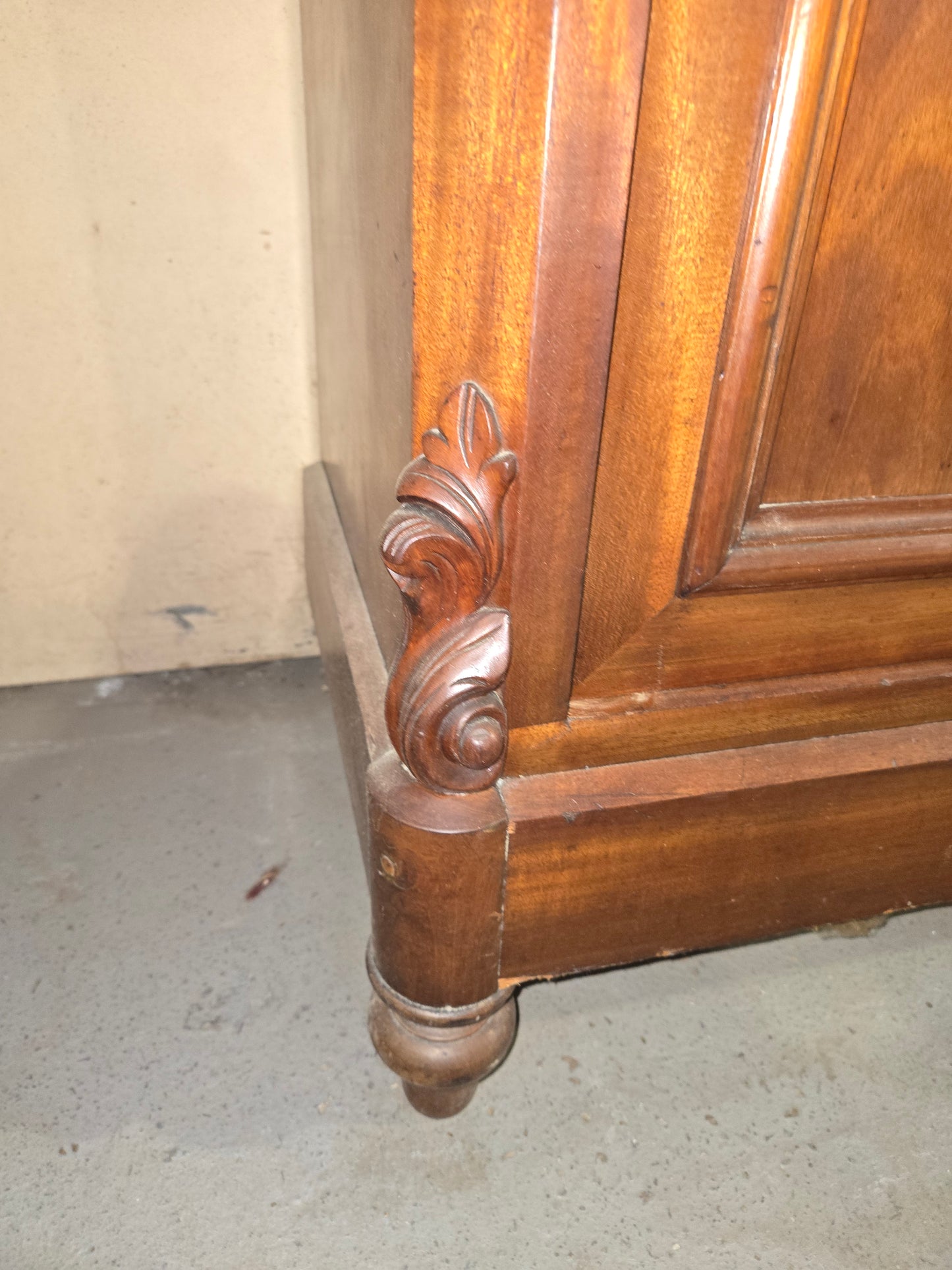 Small Mahogany Display cabinet