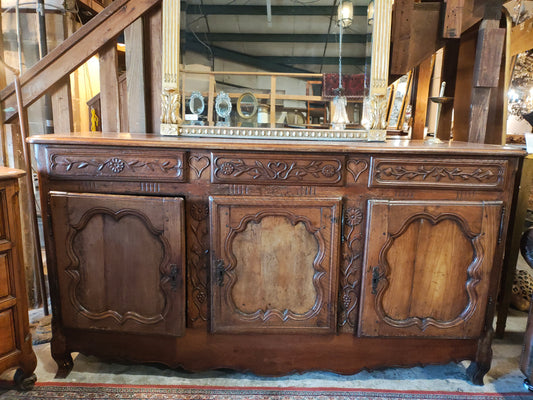 C. 1700s Wedding heart carved Sideboard louis 15th style