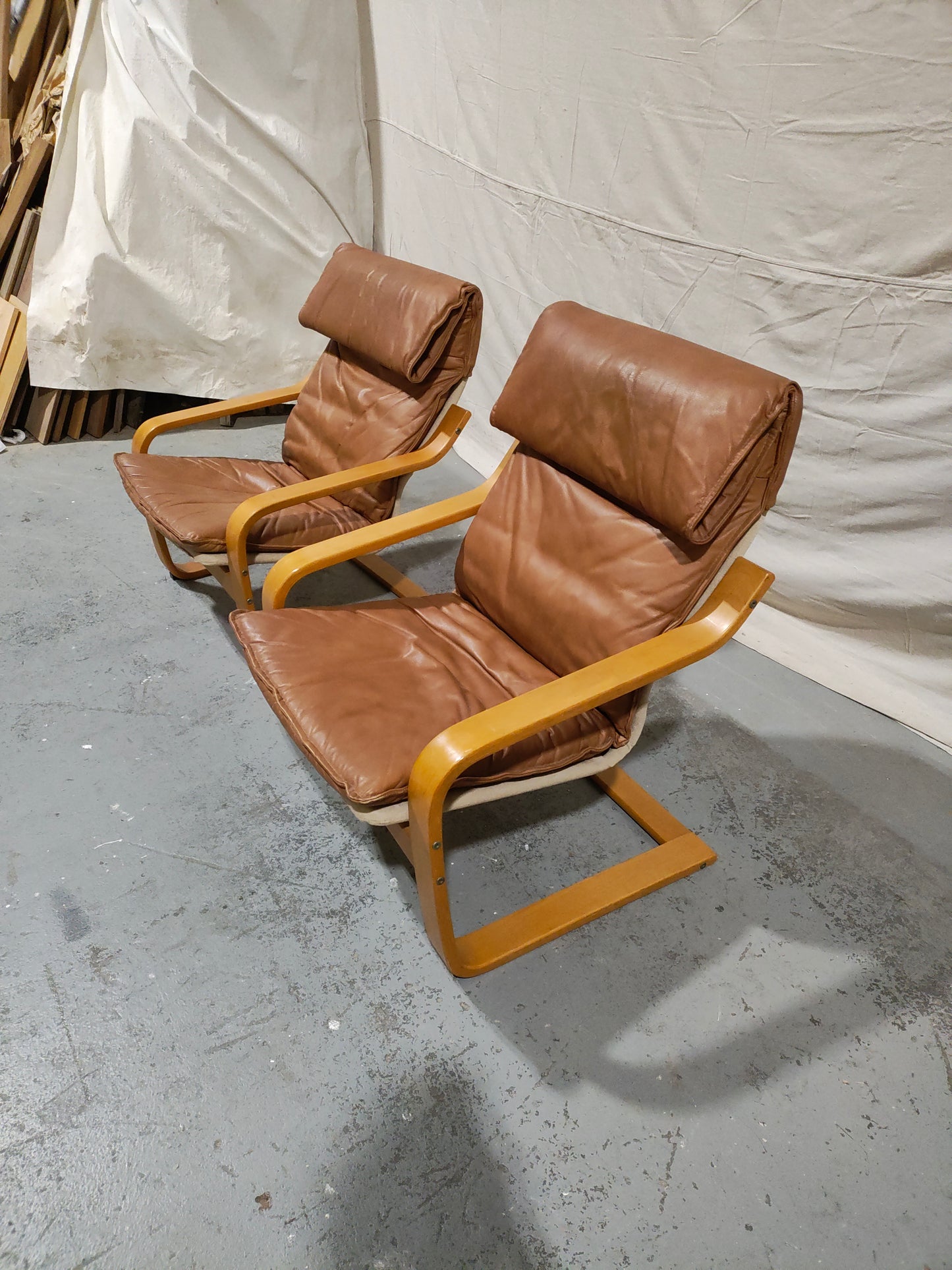Pair of Italian Mid-Century Modern Bentwood Sling Lounge Chairs by Veneta, Caramel Leather, Circa 1960