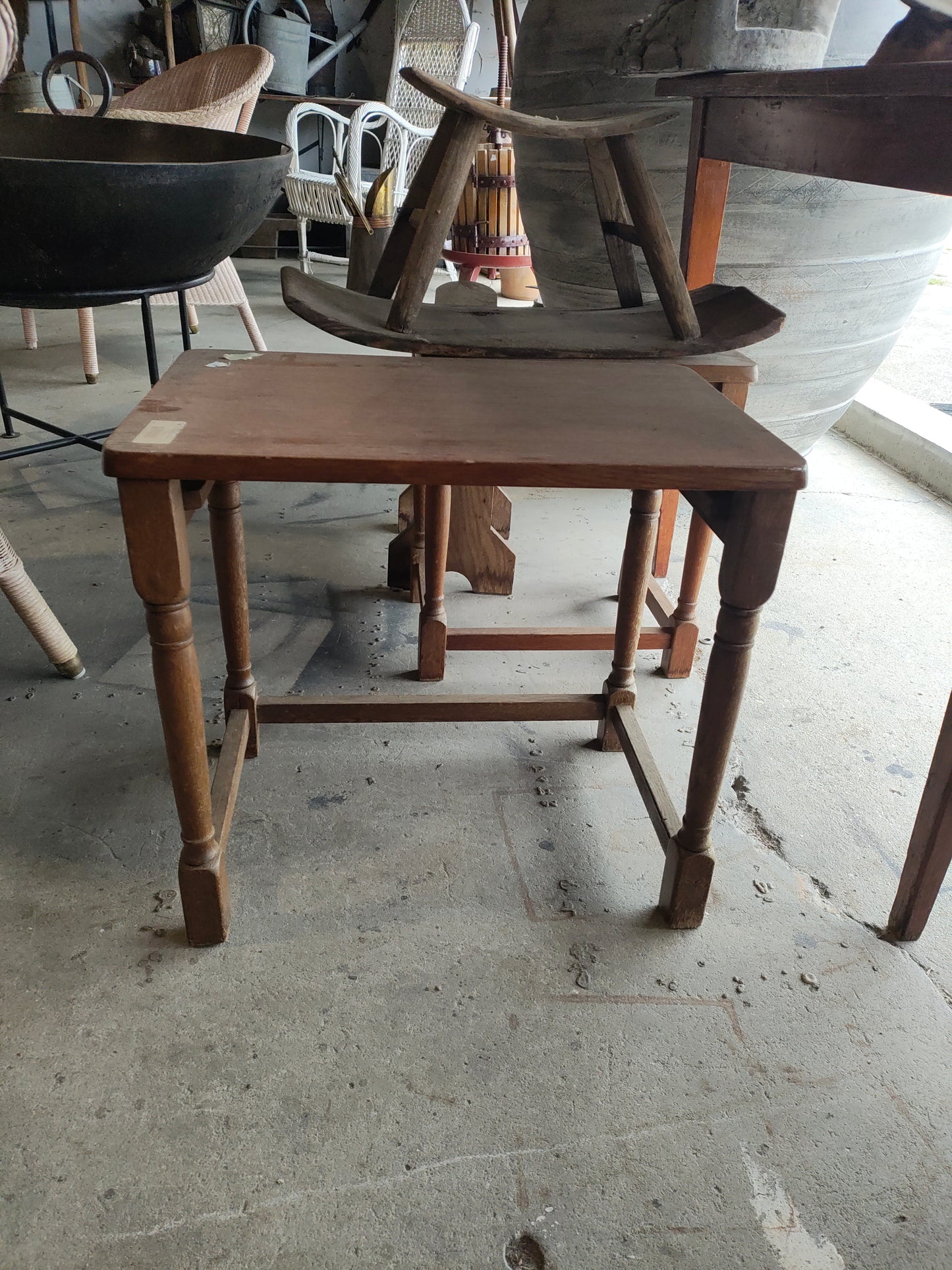 Nesting table