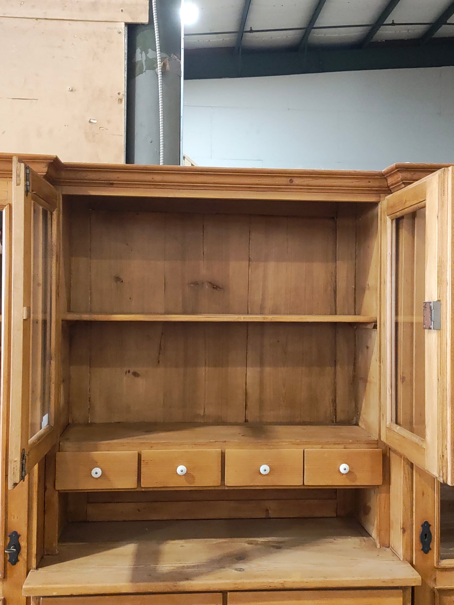 Mid 1900s Country style pine hutch