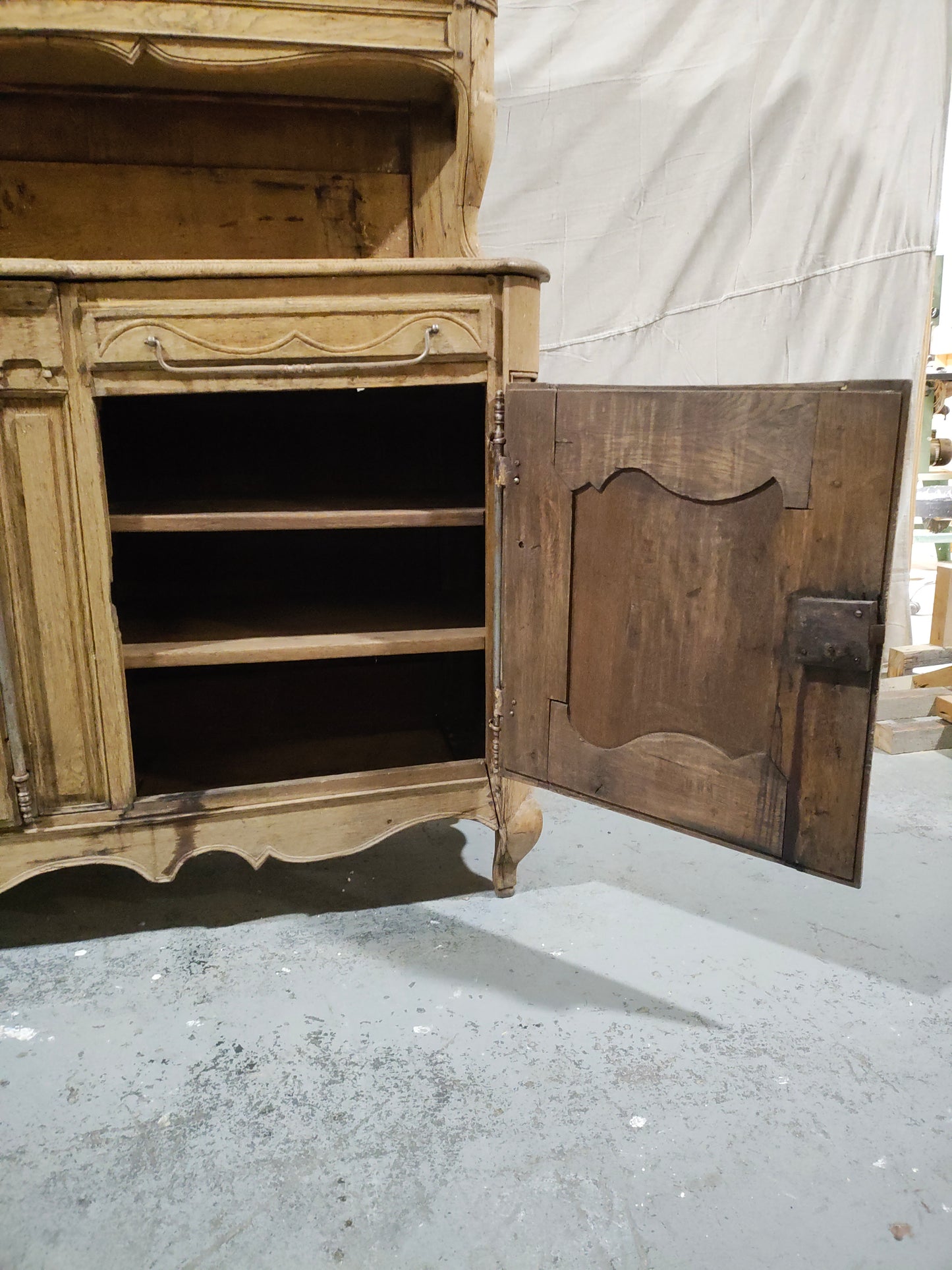Late 18th Century French Louis XV Provincial Oak Buffet à Deux Corps