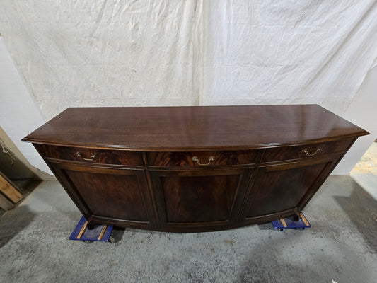 Early Century English Hepplewhite Mahogany Sideboard