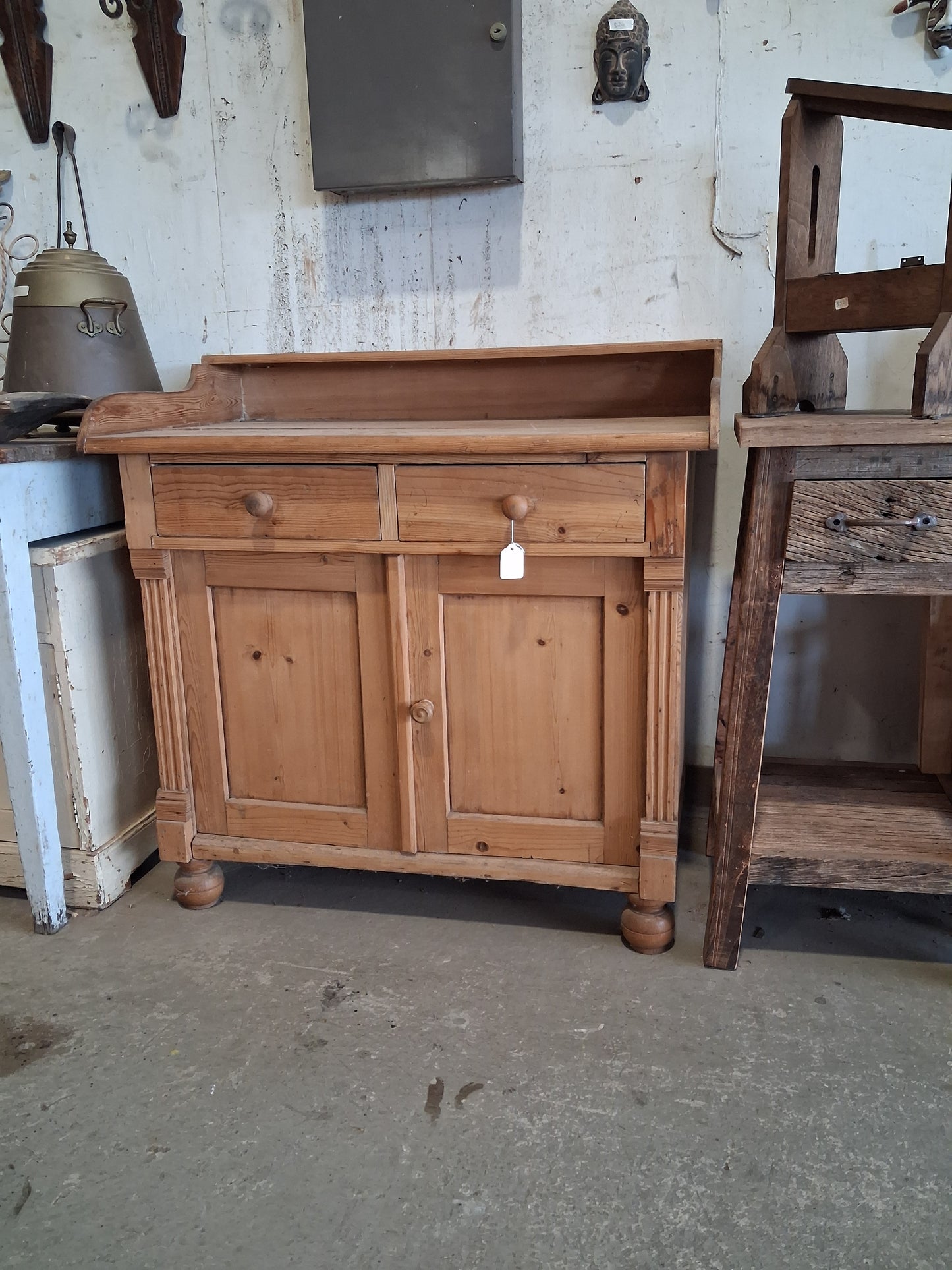 Pine wash table
