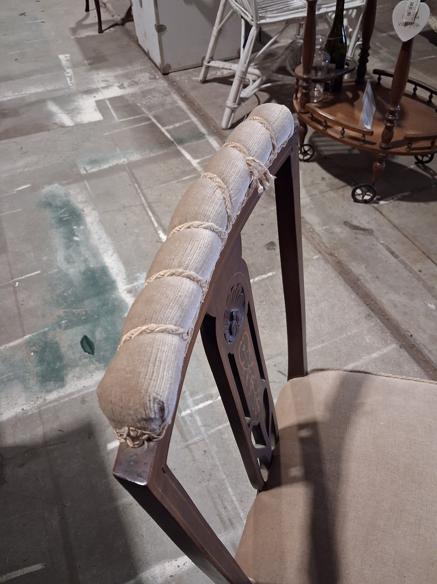 Rolling side chair