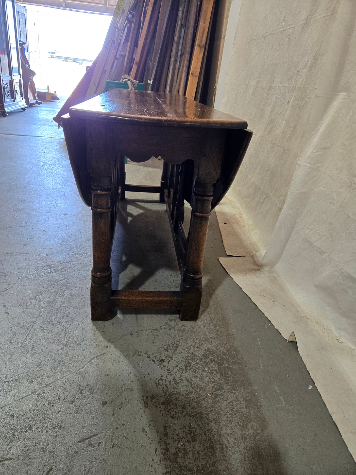 Mid 1800s English Oak gateleg table