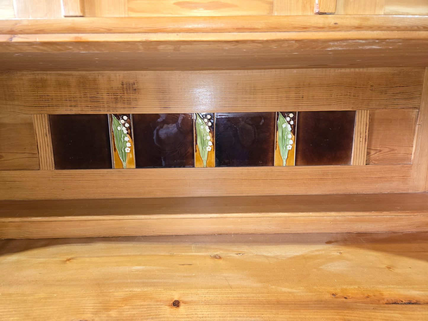 Late 1800s Pine hutch w stain glass